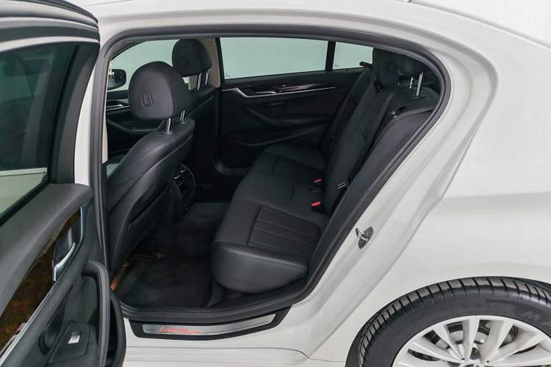 Used BMW 5 Series 2018 525Li Luxury Package Interior 3