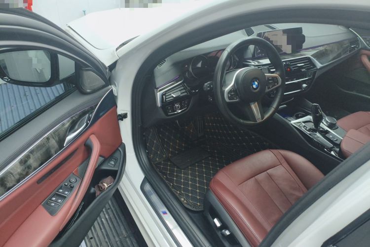 Used BMW 5 Series 2018 Restyled 530Li Luxury Edition M Sport Package Interior 3