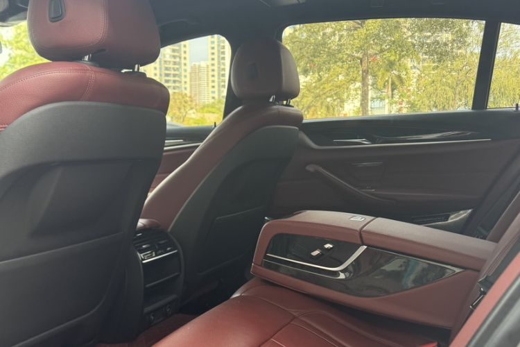 Used BMW 5 Series 2018 Facelifted 530Li xDrive M Sport Package Interior 3