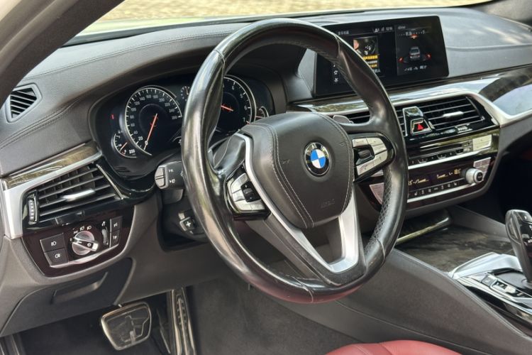 Used BMW 5 Series 2018 Restyled 530Li Leading Edition M Sport Package Interior 3