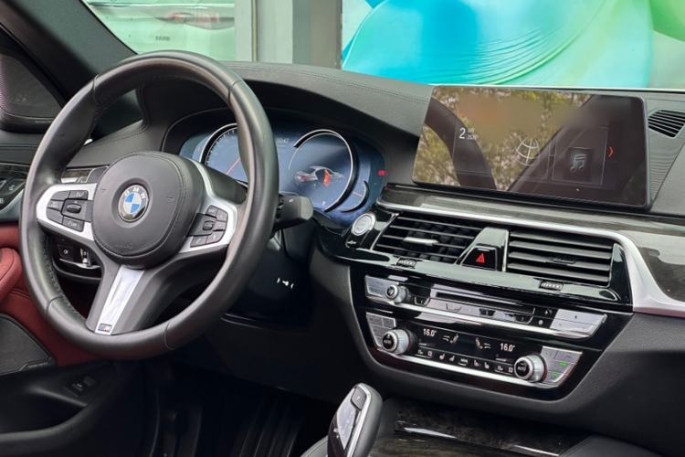 Used BMW 5 Series 2018 Restyled 530Li Luxury Edition M Sport Package Interior 3