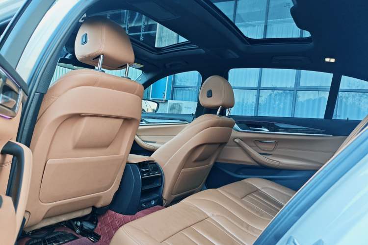 Used BMW 5 Series 2018 530Li xDrive M Sport Package Interior 3