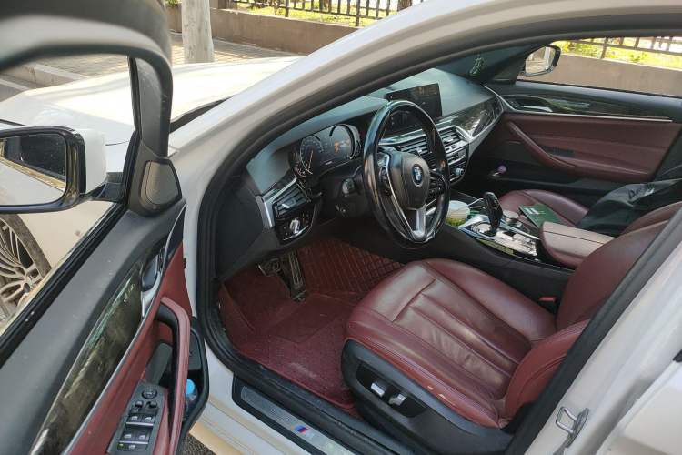 Used BMW 5 Series 2018 Restyled 530Li Leading Edition M Sport Package Interior 3