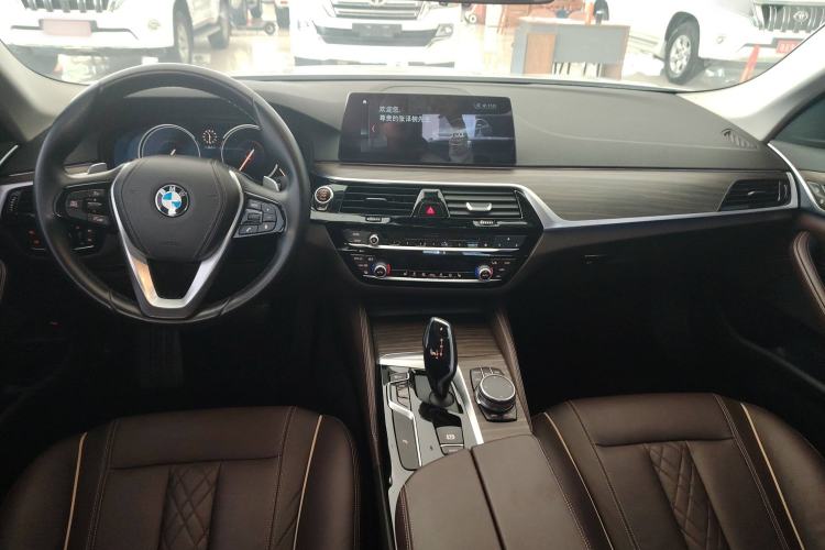 Used BMW 5 Series 2018 530Li Leading Edition Luxury Package Interior 3