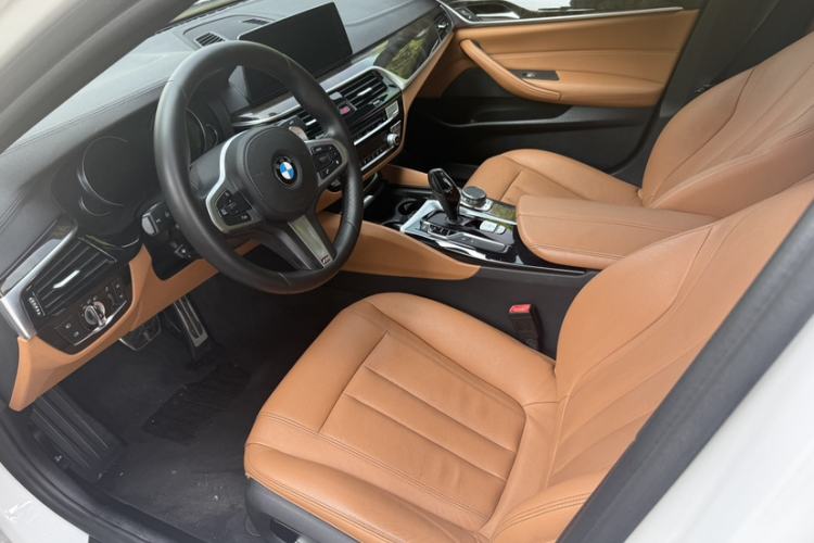 Used BMW 5 Series 2018 Restyled 530Li Leading Edition M Sport Package Interior 4