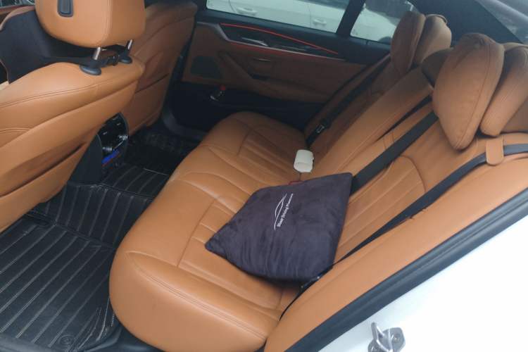 Used BMW 5 Series 2018 530Li Luxury Edition M Sport Package Interior 4