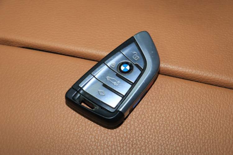 Used BMW 5 Series 2018 525i M Sport Package Interior 4