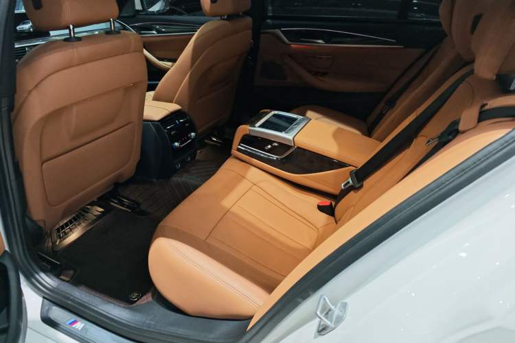 Used BMW 5 Series 2018 Restyled 530Li Luxury Edition M Sport Package Interior 4