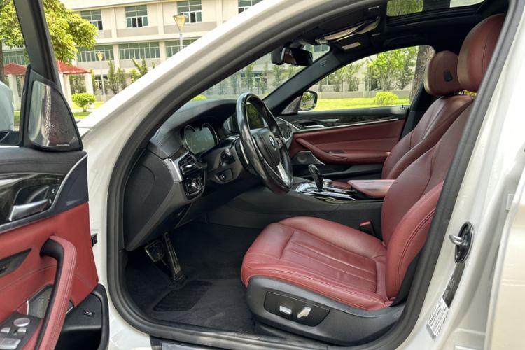 Used BMW 5 Series 2018 Restyled 530Li Leading Edition M Sport Package Interior 5