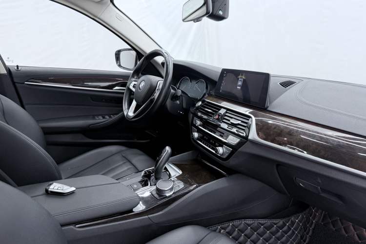 Used BMW 5 Series 2018 525Li Luxury Package Interior 7