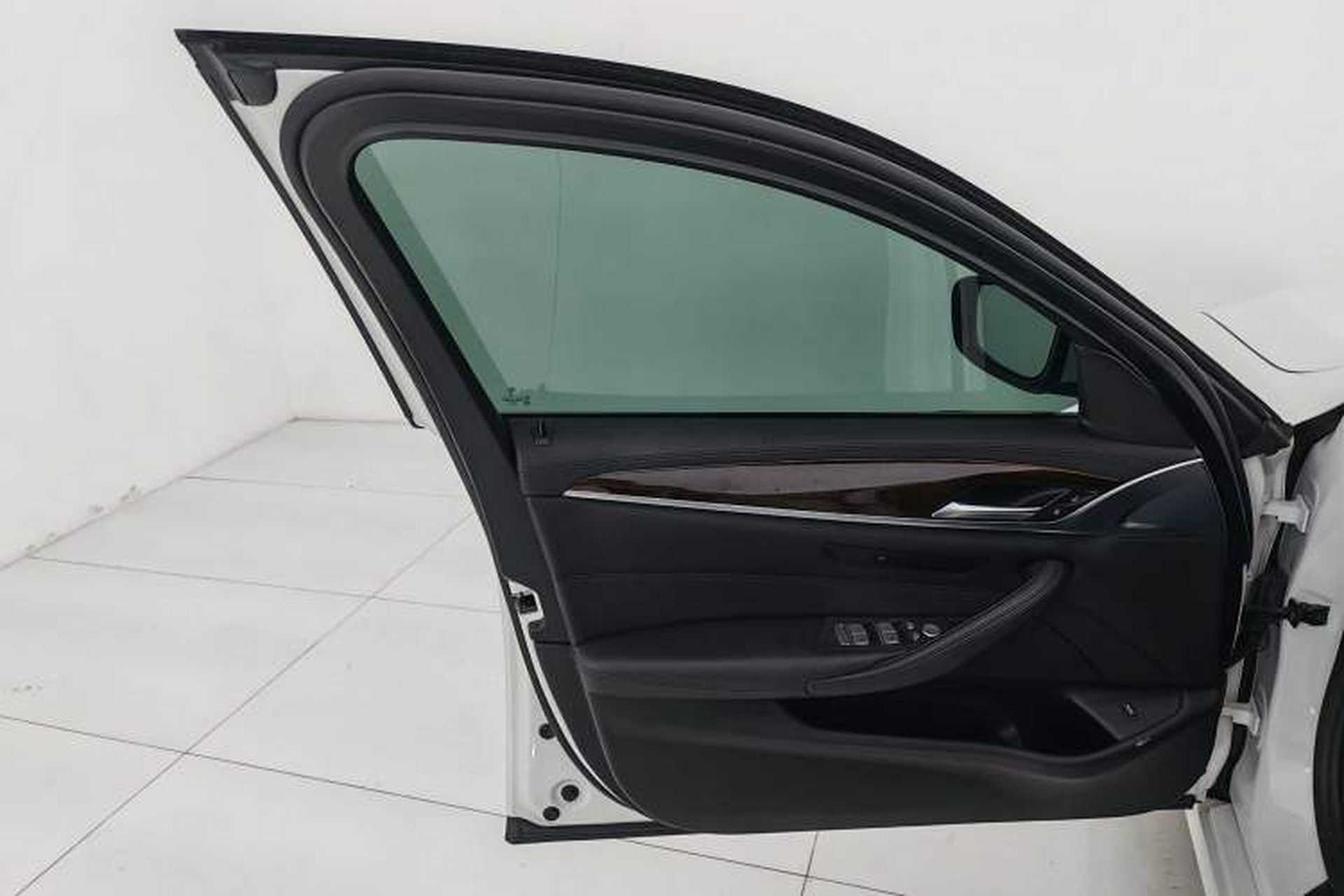 Used BMW 5 Series 2018 525Li Luxury Package Interior 7
