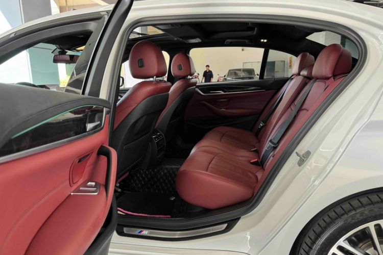 Used BMW 5 Series 2018 Facelifted 530Li xDrive M Sport Package Interior 8