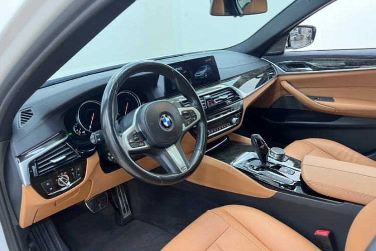 Used BMW 5 Series 2018 530Li Luxury Edition M Sport Package Interior 9