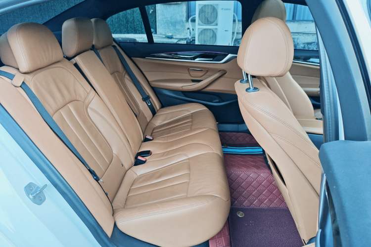 Used BMW 5 Series 2018 530Li xDrive M Sport Package Interior 9