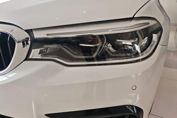 Used BMW 5 Series 2018 Restyled 530Li Luxury Edition M Sport Package Left Front Headlight