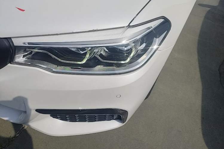 Used BMW 5 Series 2018 Restyled 530Li Luxury Edition M Sport Package Left Front Headlight