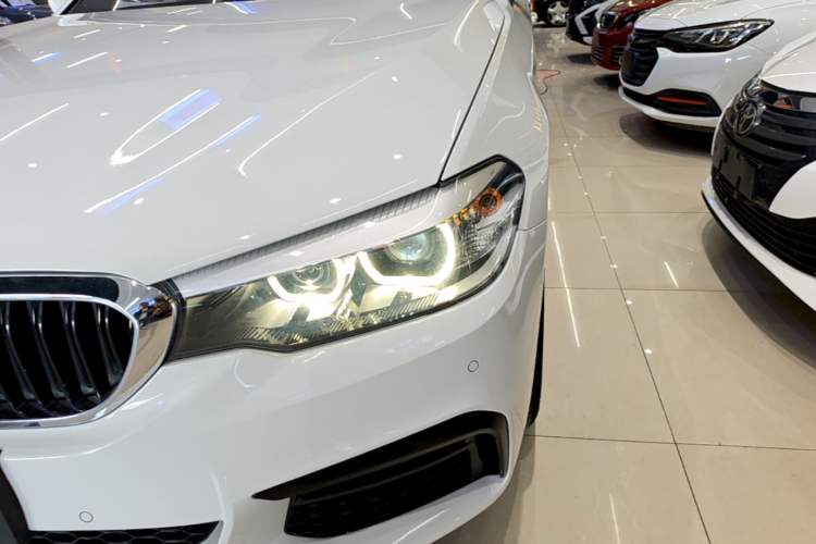 Used BMW 5 Series 2018 525i M Sport Package Left Front Headlight