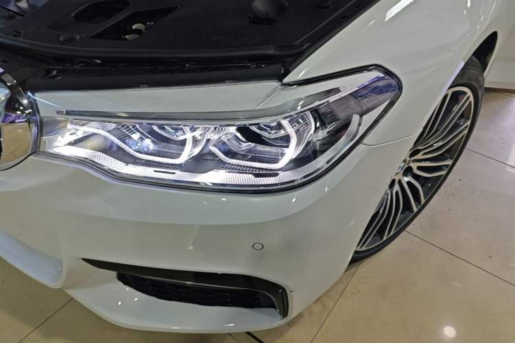 Used BMW 5 Series 2018 530Li Luxury Edition M Sport Package Left Front Headlight