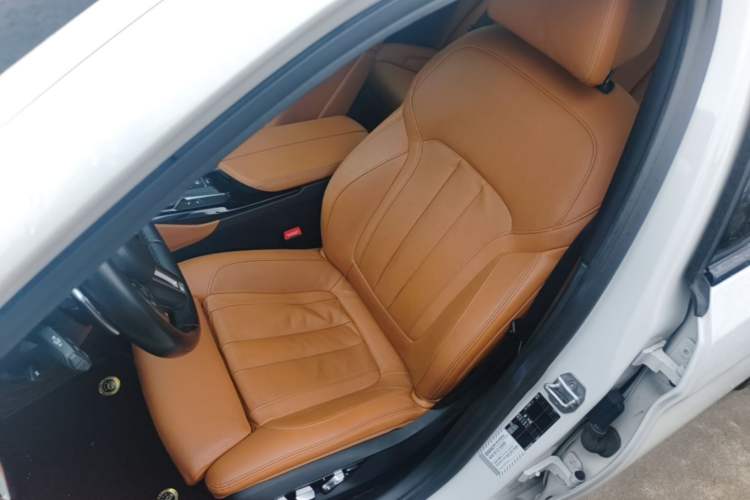Used BMW 5 Series 2018 Restyled 530Li Luxury Edition M Sport Package Left Front Seat