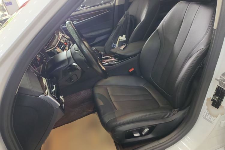 Used BMW 5 Series 2018 525Li Luxury Package Left Front Seat