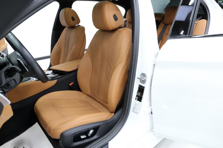 Used BMW 5 Series 2018 Restyled 530Li Luxury Edition M Sport Package Left Front Seat
