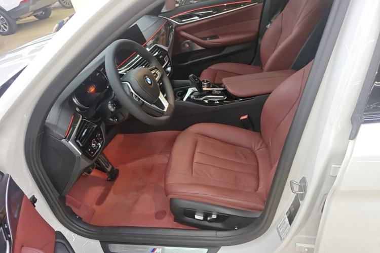 Used BMW 5 Series 2018 Restyled 530Li Leading Edition M Sport Package Left Front Seat