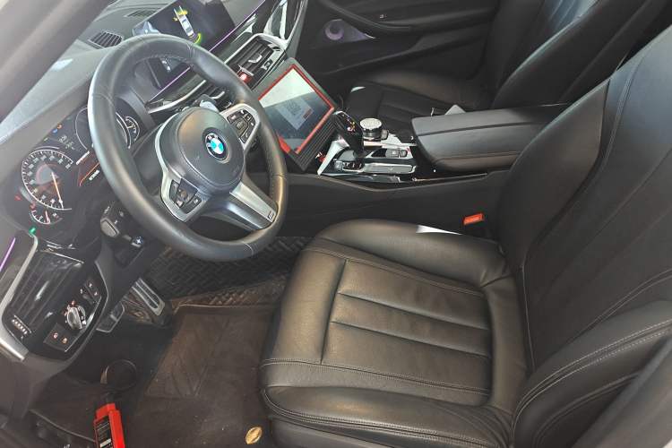 Used BMW 5 Series 2018 Facelifted 530Li xDrive M Sport Package Left Front Seat