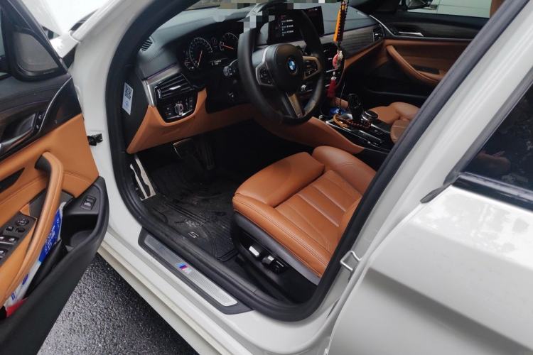 Used BMW 5 Series 2018 530i M Sport Package Left Front Seat