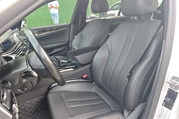 Used BMW 5 Series 2018 525Li M Sport Package Left Front Seat