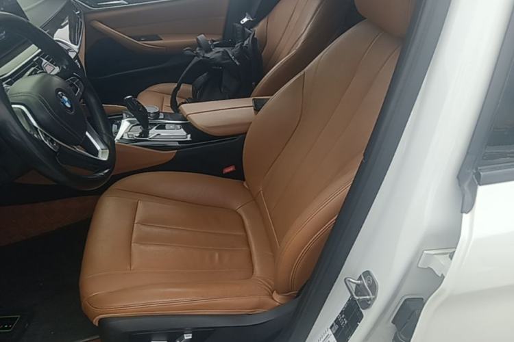Used BMW 5 Series 2018 Restyled 530Li Leading Edition M Sport Package Left Front Seat