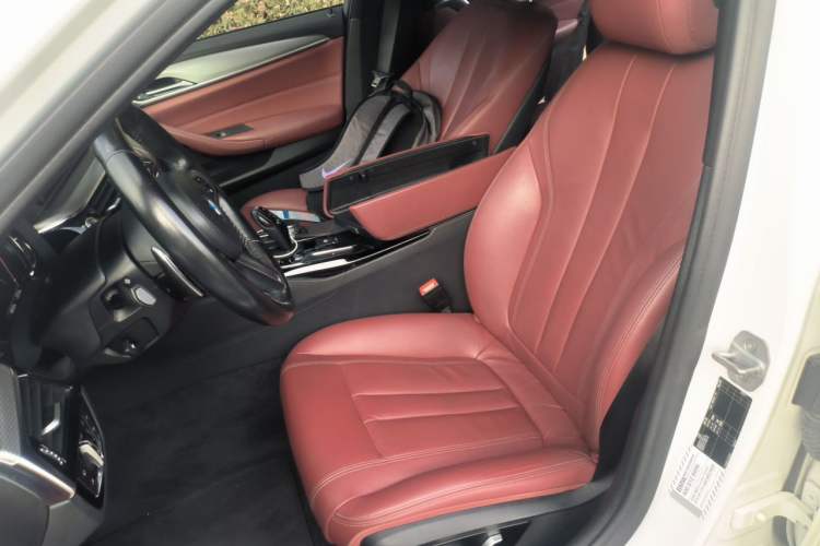 Used BMW 5 Series 2018 Restyled 530Li Leading Edition M Sport Package Left Front Seat