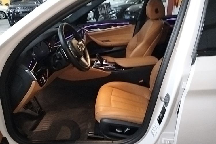 Used BMW 5 Series 2018 Restyled 530Li Leading Edition M Sport Package Left Front Seat