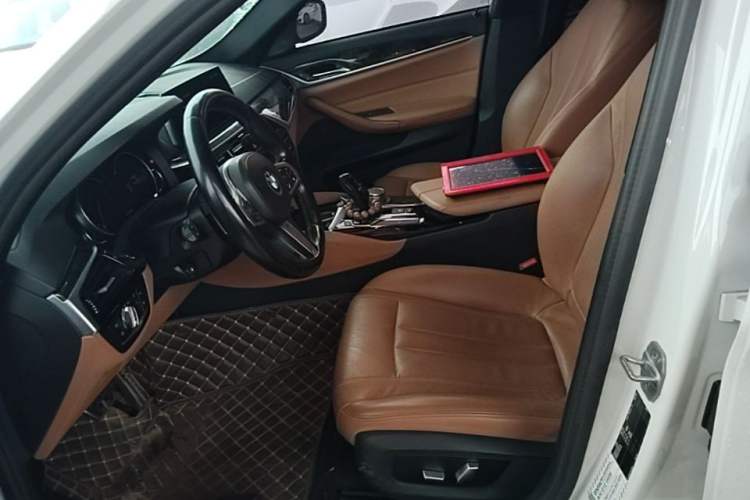 Used BMW 5 Series 2018 530Li Leading Model M Sport Package Left Front Seat