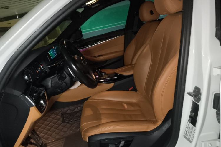 Used BMW 5 Series 2018 Restyled 530Li Luxury Edition M Sport Package Left Front Seat