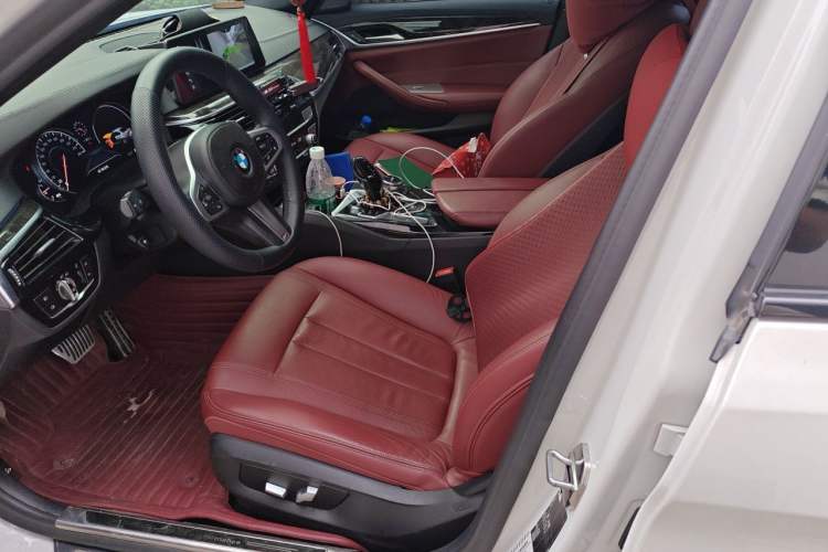 Used BMW 5 Series 2018 Restyled 530Li Leading Edition M Sport Package Left Front Seat