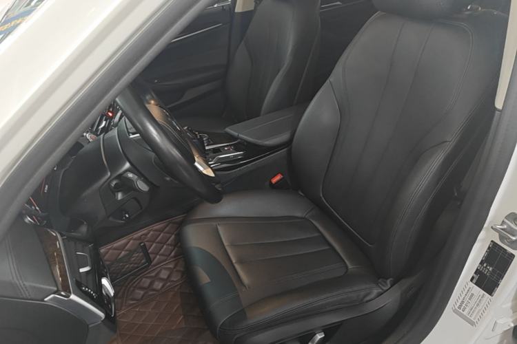 Used BMW 5 Series 2018 525Li Luxury Package Left Front Seat