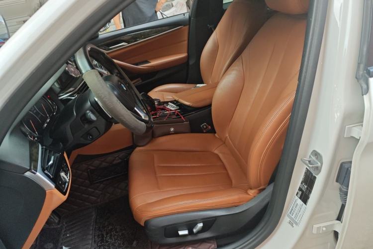 Used BMW 5 Series 2018 Restyled 530Li Leading Edition M Sport Package Left Front Seat