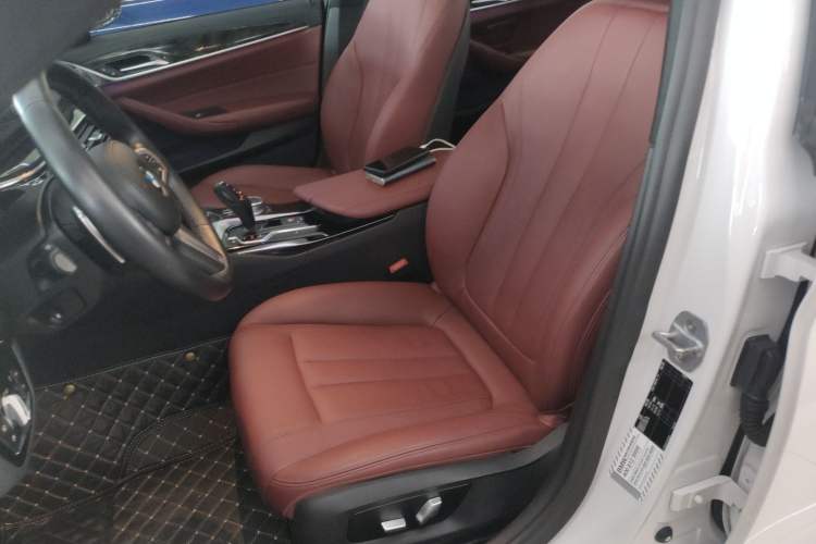 Used BMW 5 Series 2018 Restyled 530Li Leading Edition M Sport Package Left Front Seat
