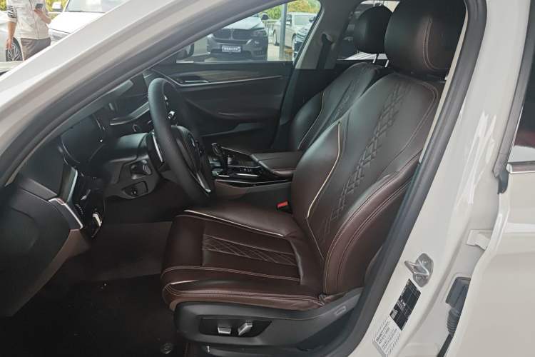 Used BMW 5 Series 2018 530Li Leading Edition Luxury Package Left Front Seat