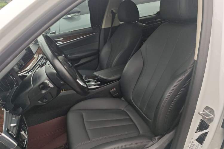 Used BMW 5 Series 2018 525Li Luxury Package Left Front Seat