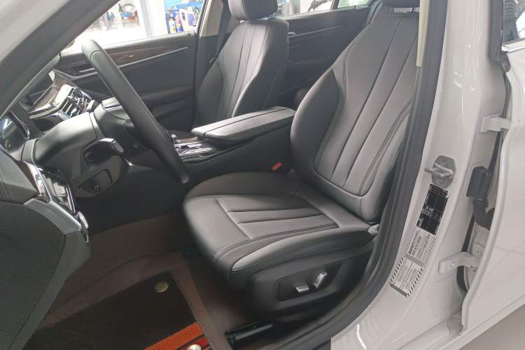 Used BMW 5 Series 2018 525Li Luxury Package Left Front Seat