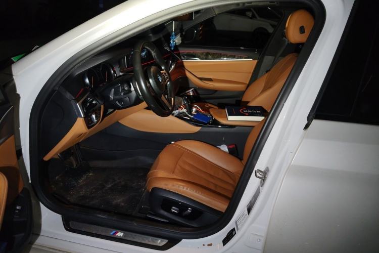 Used BMW 5 Series 2018 Restyled 530Li Luxury Edition M Sport Package Left Front Seat