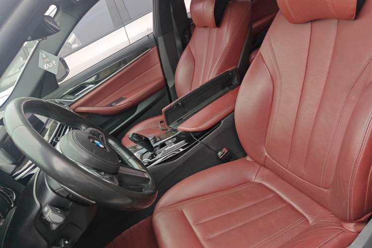 Used BMW 5 Series 2018 Facelifted 530Li xDrive M Sport Package Left Front Seat