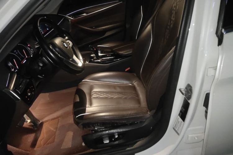 Used BMW 5 Series 2018 Revised Version 530Li Leading Edition Luxury Package Left Front Seat