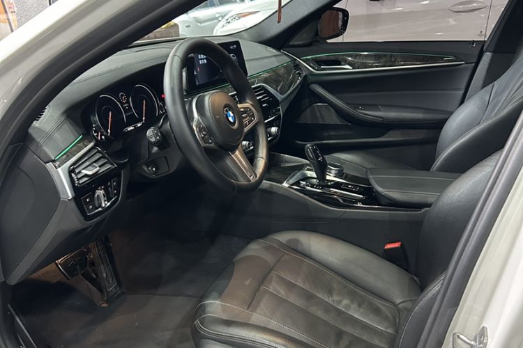 Used BMW 5 Series 2018 530Li Luxury Edition M Sport Package Left Front Seat