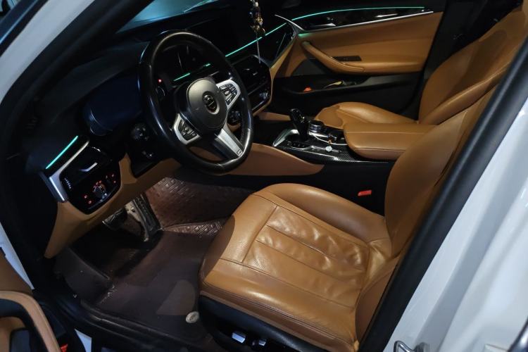 Used BMW 5 Series 2018 Restyled 530Li Luxury Edition M Sport Package Left Front Seat