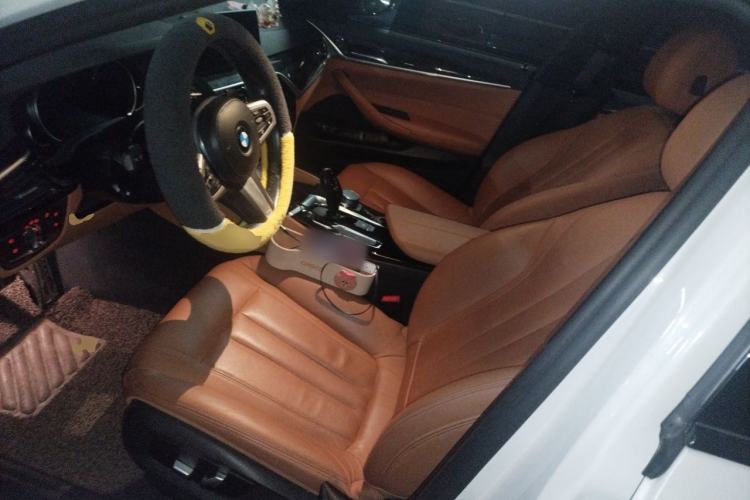 Used BMW 5 Series 2018 Restyled 530Li Leading Edition M Sport Package Left Front Seat