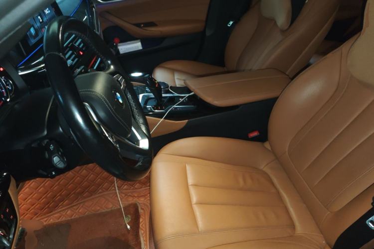 Used BMW 5 Series 2018 Restyled 530Li Leading Edition M Sport Package Left Front Seat