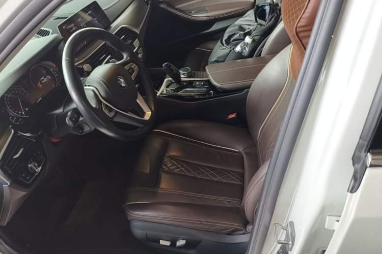 Used BMW 5 Series 2018 Revised Version 530Li Leading Edition Luxury Package Left Front Seat