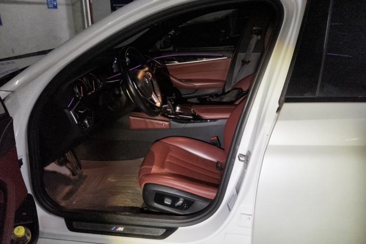 Used BMW 5 Series 2018 Restyled 530Li Leading Edition M Sport Package Left Front Seat